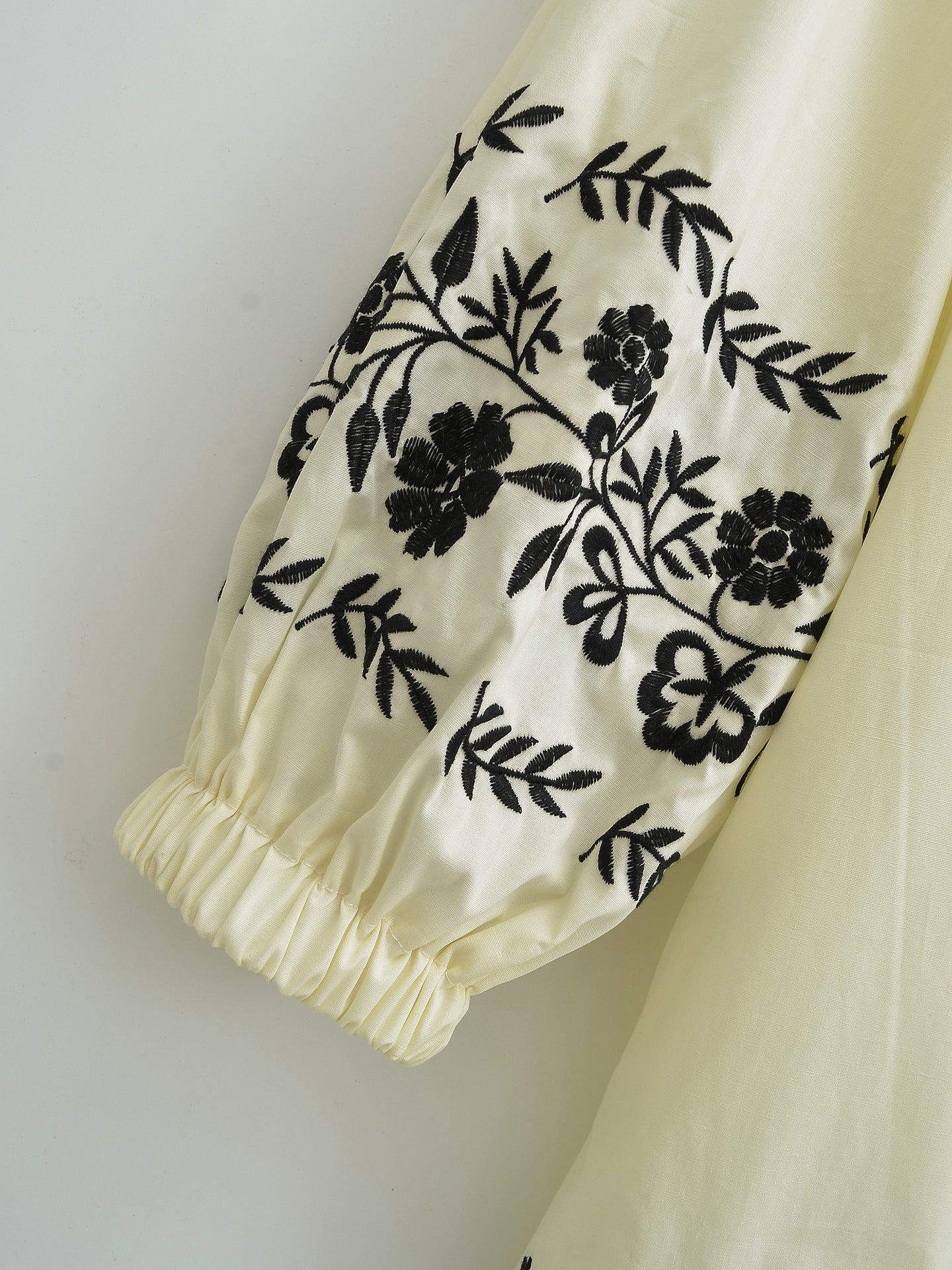 Embroidered Casual Long-Sleeved Dress