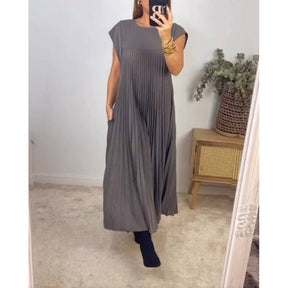 Round Neck Sleeveless Pleated Dress