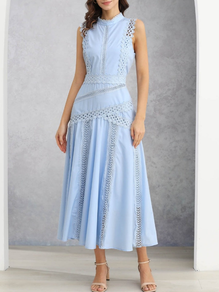 Elegance Lace Panelled Sleeveless Dress