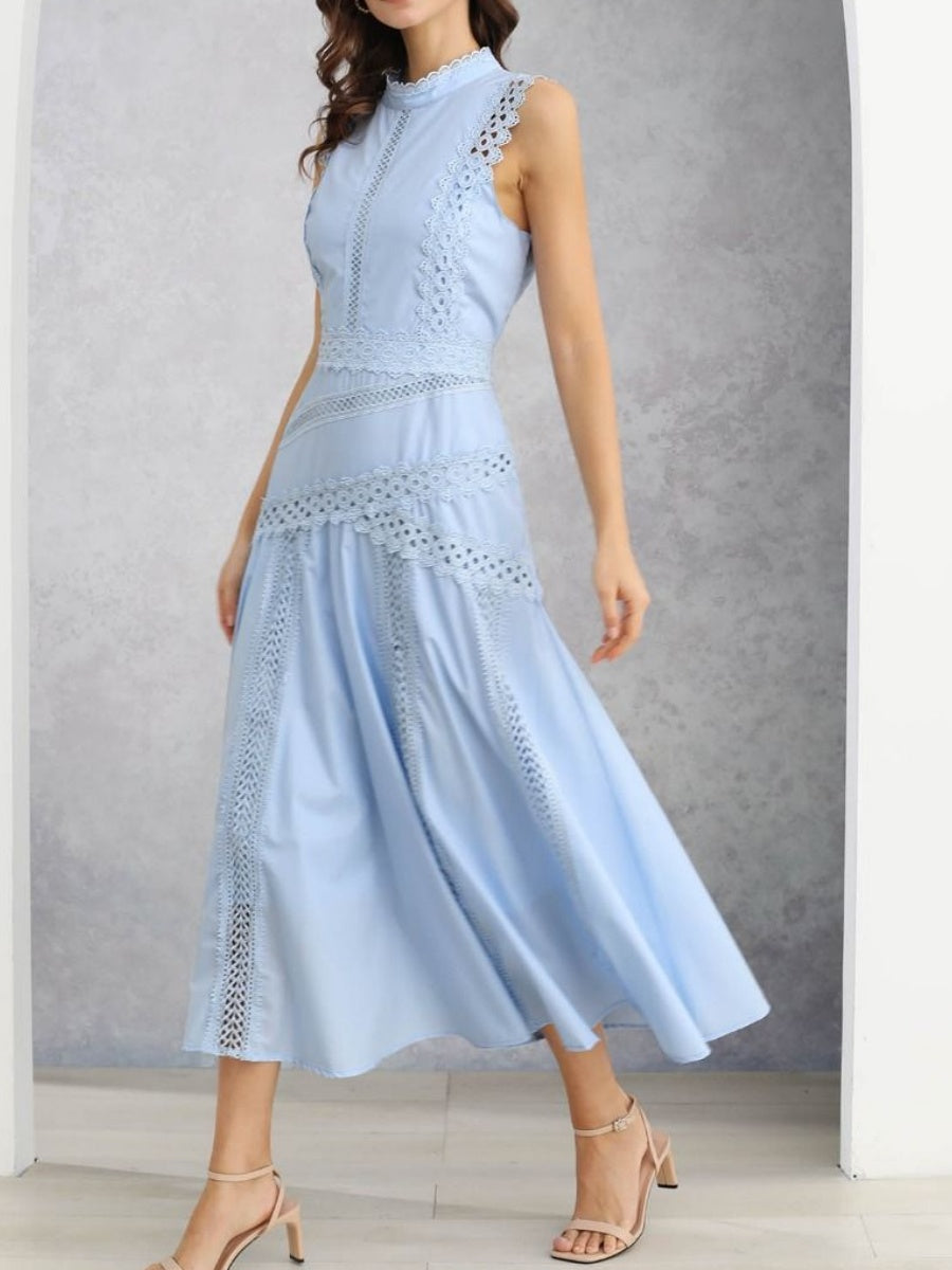 Elegance Lace Panelled Sleeveless Dress